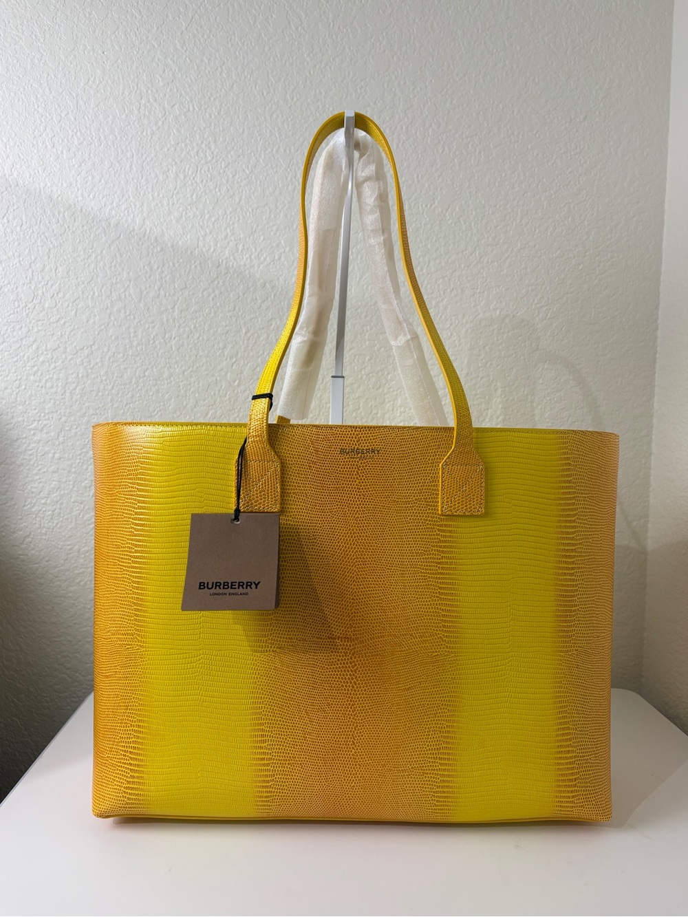 Burberry Marigold Calfskin Lizard Embossed London Tote Large - Picture 2 of 9